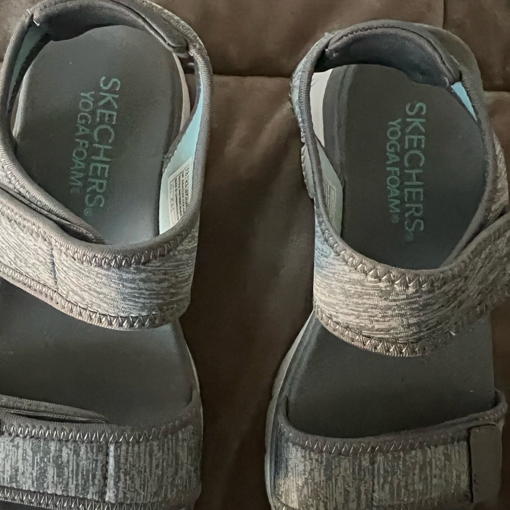 Skechers Gray Sandals for Women - Picture 4 of 6